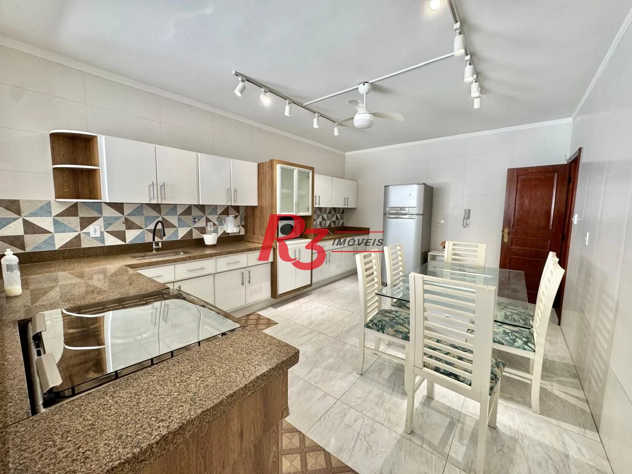 Apartamento com 3 dormitórios à venda, 142 m² por R$ 1.100.000,00 - Boqueirão - Santos/SP