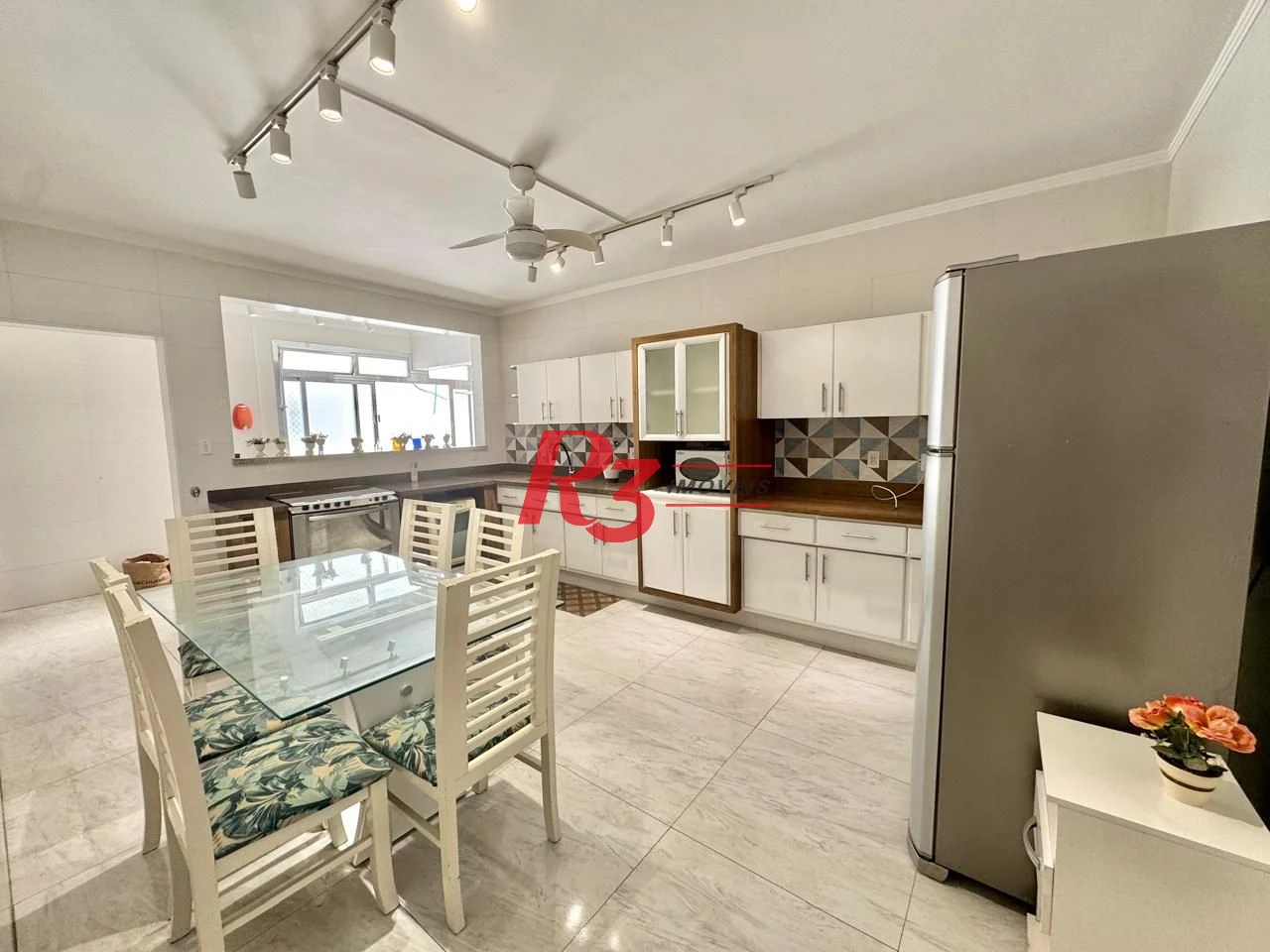 Apartamento com 3 dormitórios à venda, 142 m² por R$ 1.100.000,00 - Boqueirão - Santos/SP