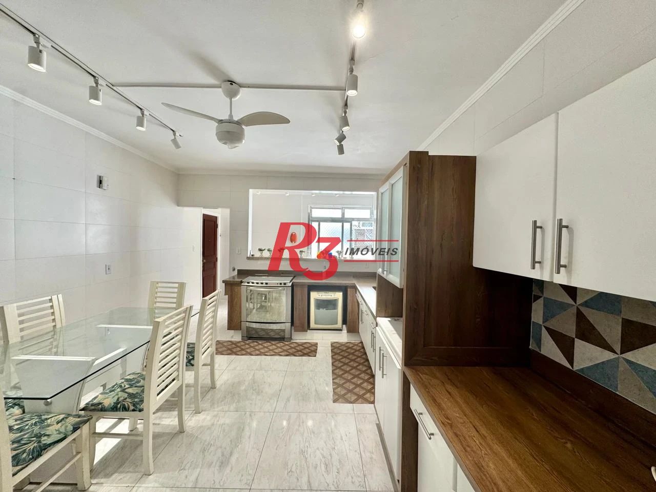 Apartamento com 3 dormitórios à venda, 142 m² por R$ 1.100.000,00 - Boqueirão - Santos/SP
