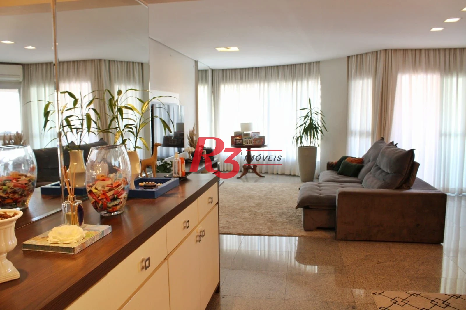Apartamento com 4 suítes à venda, 200 m² por R$ 3.000.000,00 - Gonzaga - Santos/SP