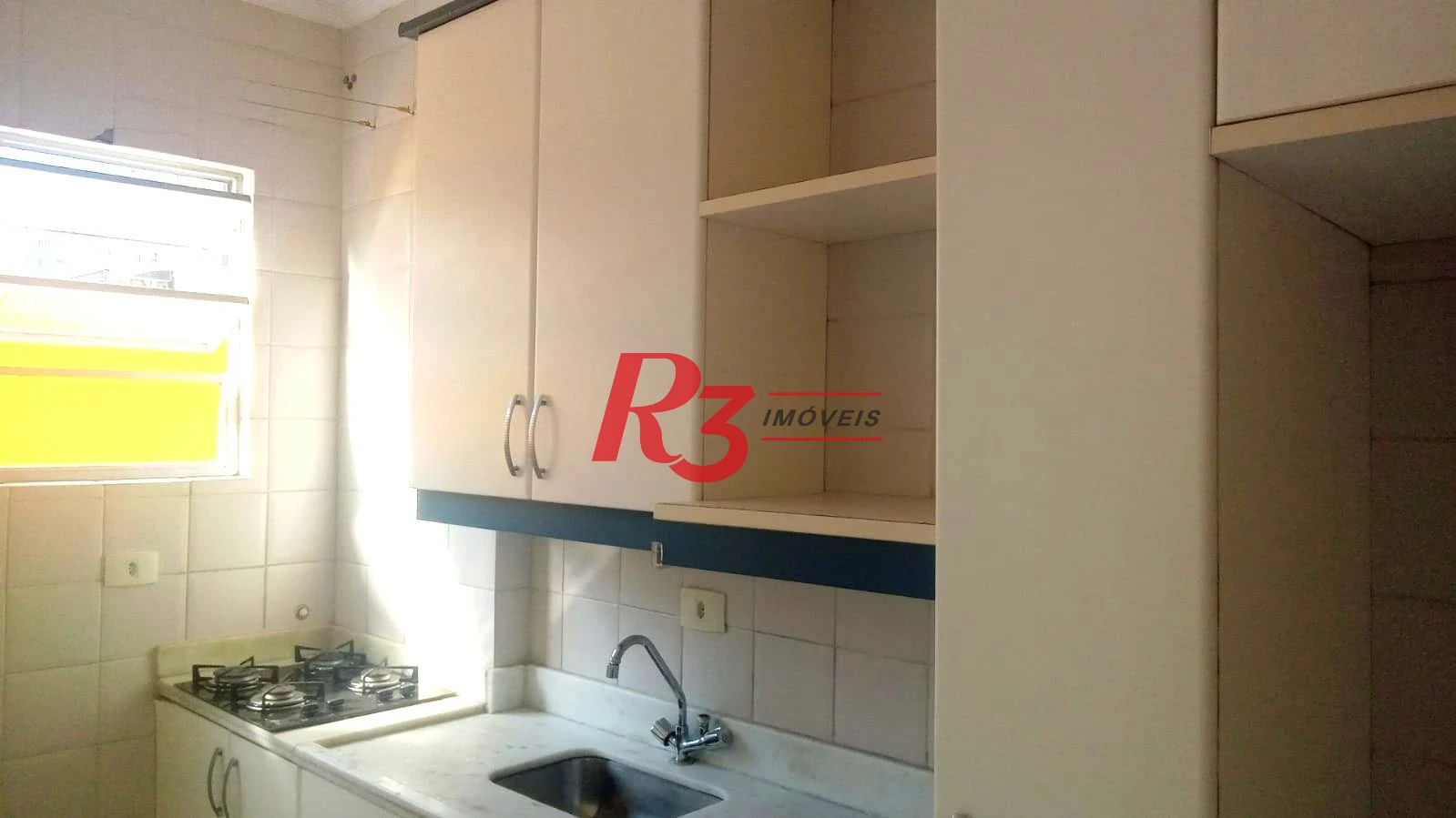 Apartamento com 2 dormitórios à venda, 82 m² por R$ 470.000,00 - Gonzaga - Santos/SP