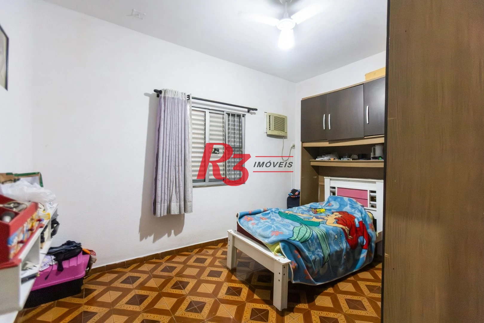 Sobrado com 4 dormitórios à venda, 93 m² por R$ 650.000,00 - Estuário - Santos/SP