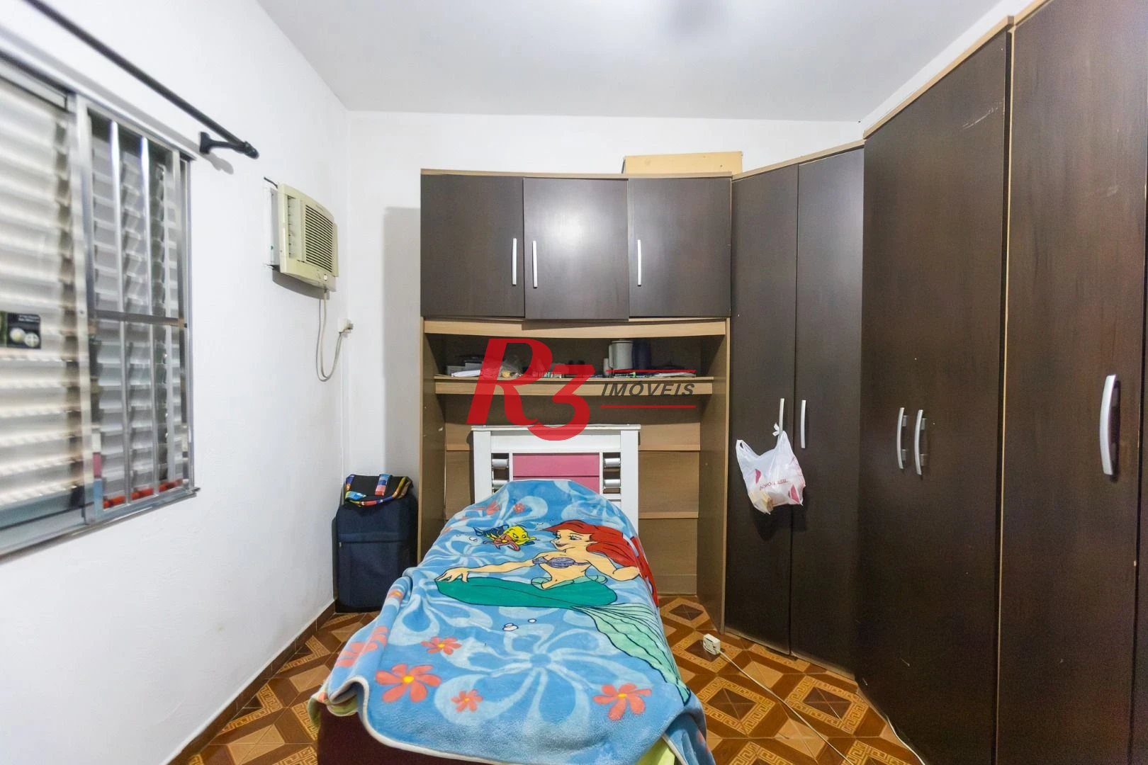 Sobrado com 4 dormitórios à venda, 93 m² por R$ 650.000,00 - Estuário - Santos/SP