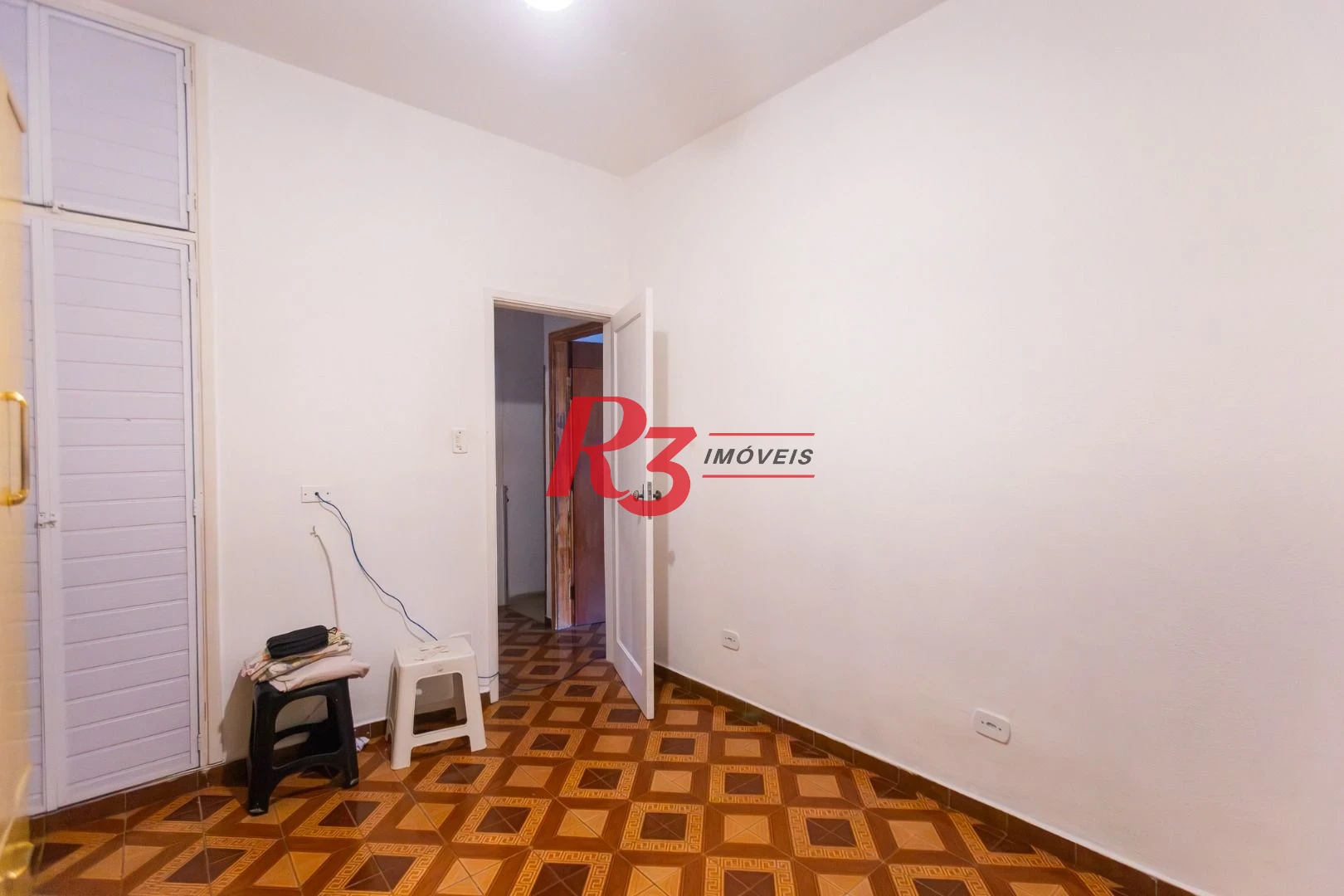 Sobrado com 4 dormitórios à venda, 93 m² por R$ 650.000,00 - Estuário - Santos/SP