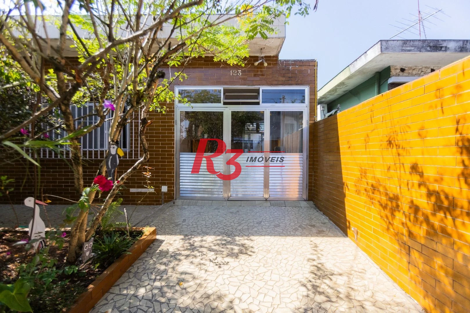 Casa com 3 dormitórios à venda, 320 m² por R$ 720.000,00 - Vila São Jorge - Santos/SP