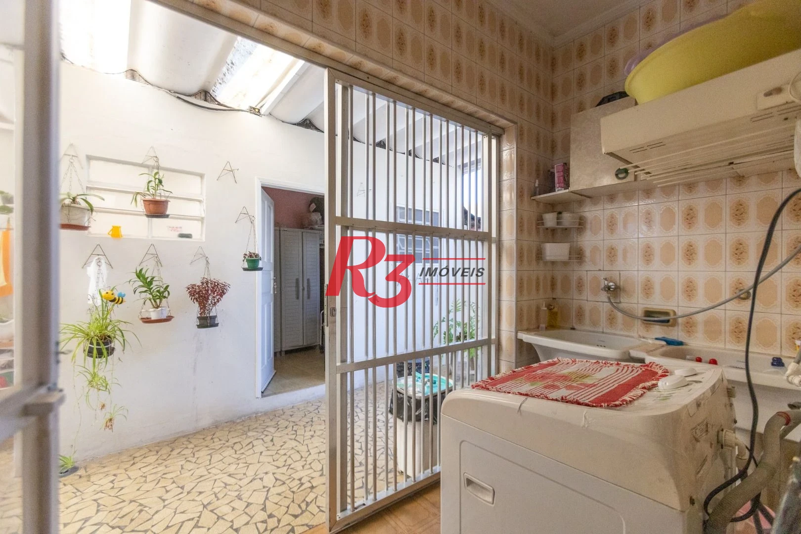Casa com 3 dormitórios à venda, 320 m² por R$ 720.000,00 - Vila São Jorge - Santos/SP