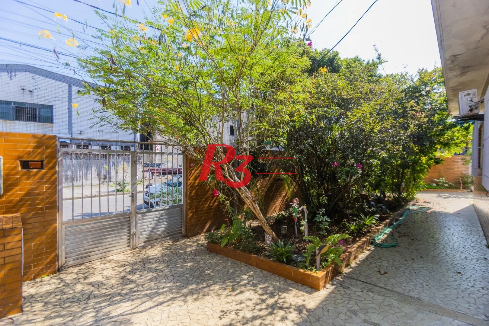 Casa com 3 dormitórios à venda, 320 m² por R$ 720.000,00 - Vila São Jorge - Santos/SP