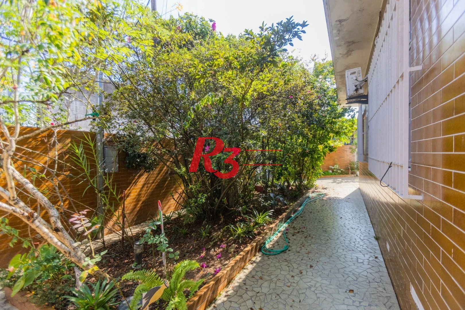 Casa com 3 dormitórios à venda, 320 m² por R$ 720.000,00 - Vila São Jorge - Santos/SP