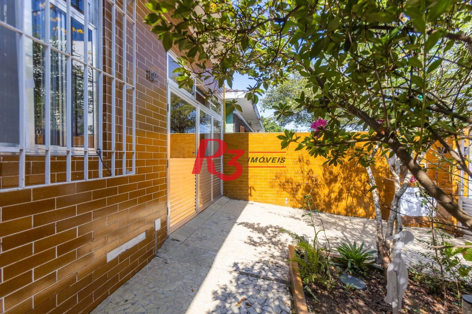Casa com 3 dormitórios à venda, 320 m² por R$ 720.000,00 - Vila São Jorge - Santos/SP