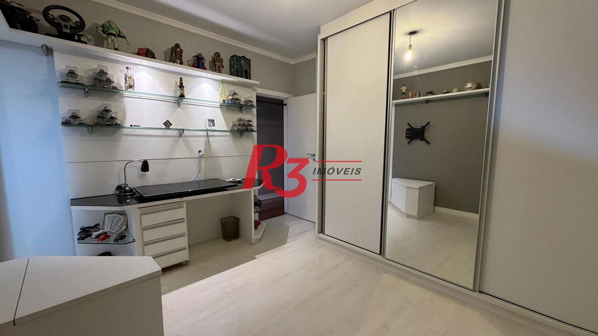 Apartamento com 4 dormitórios à venda, 184 m² por R$ 1.590.000,00 - Boqueirão - Santos/SP