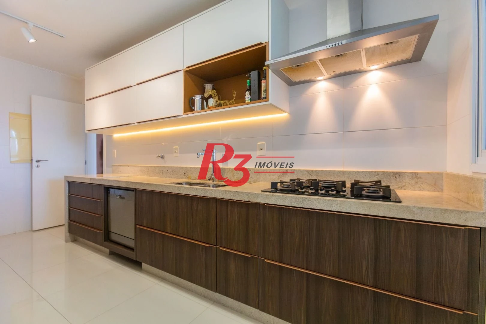 Apartamento com 3 dormitórios à venda, 155 m² por R$ 2.759.000,00 - Ponta da Praia - Santos/SP