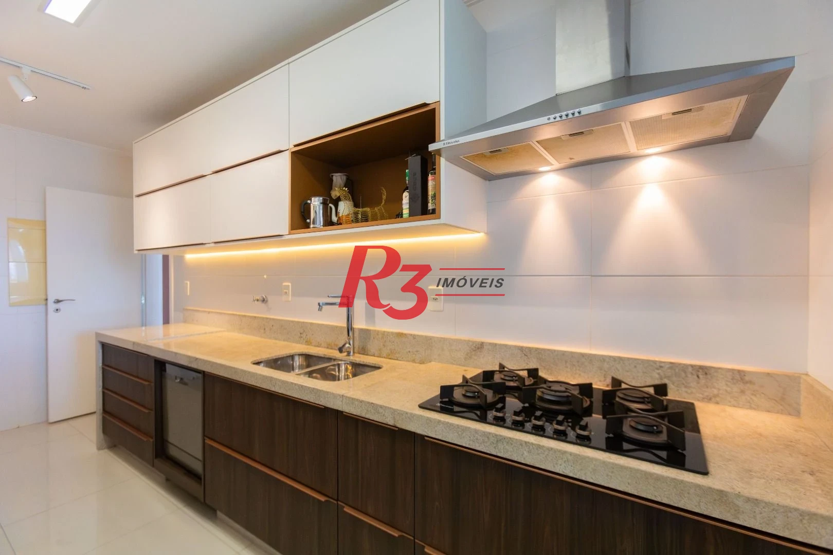 Apartamento com 3 dormitórios à venda, 155 m² por R$ 2.759.000,00 - Ponta da Praia - Santos/SP