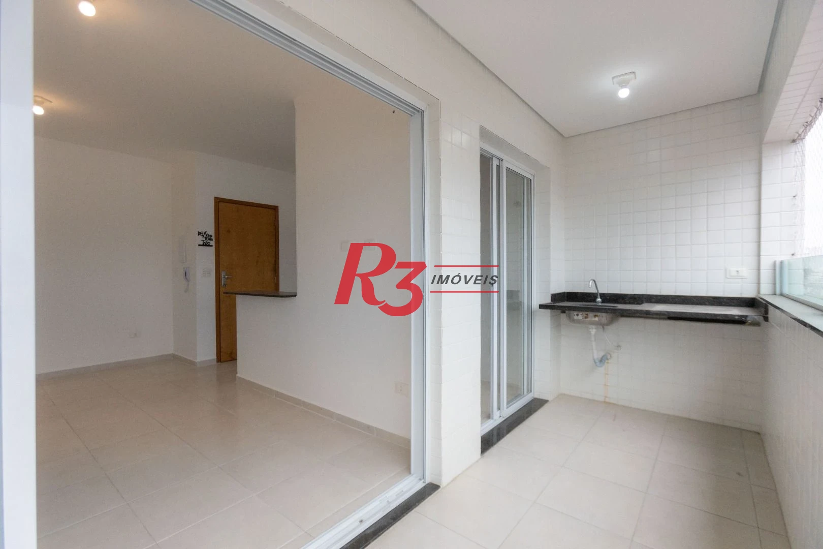 Apartamento com 2 dormitórios à venda, 61 m² por R$ 540.000,00 - Macuco - Santos/SP