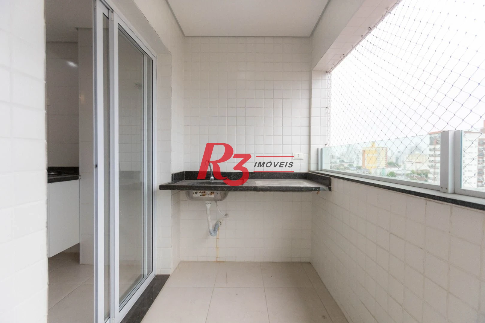 Apartamento com 2 dormitórios à venda, 61 m² por R$ 540.000,00 - Macuco - Santos/SP