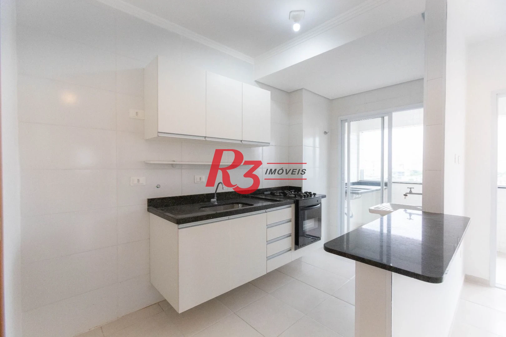 Apartamento com 2 dormitórios à venda, 61 m² por R$ 540.000,00 - Macuco - Santos/SP