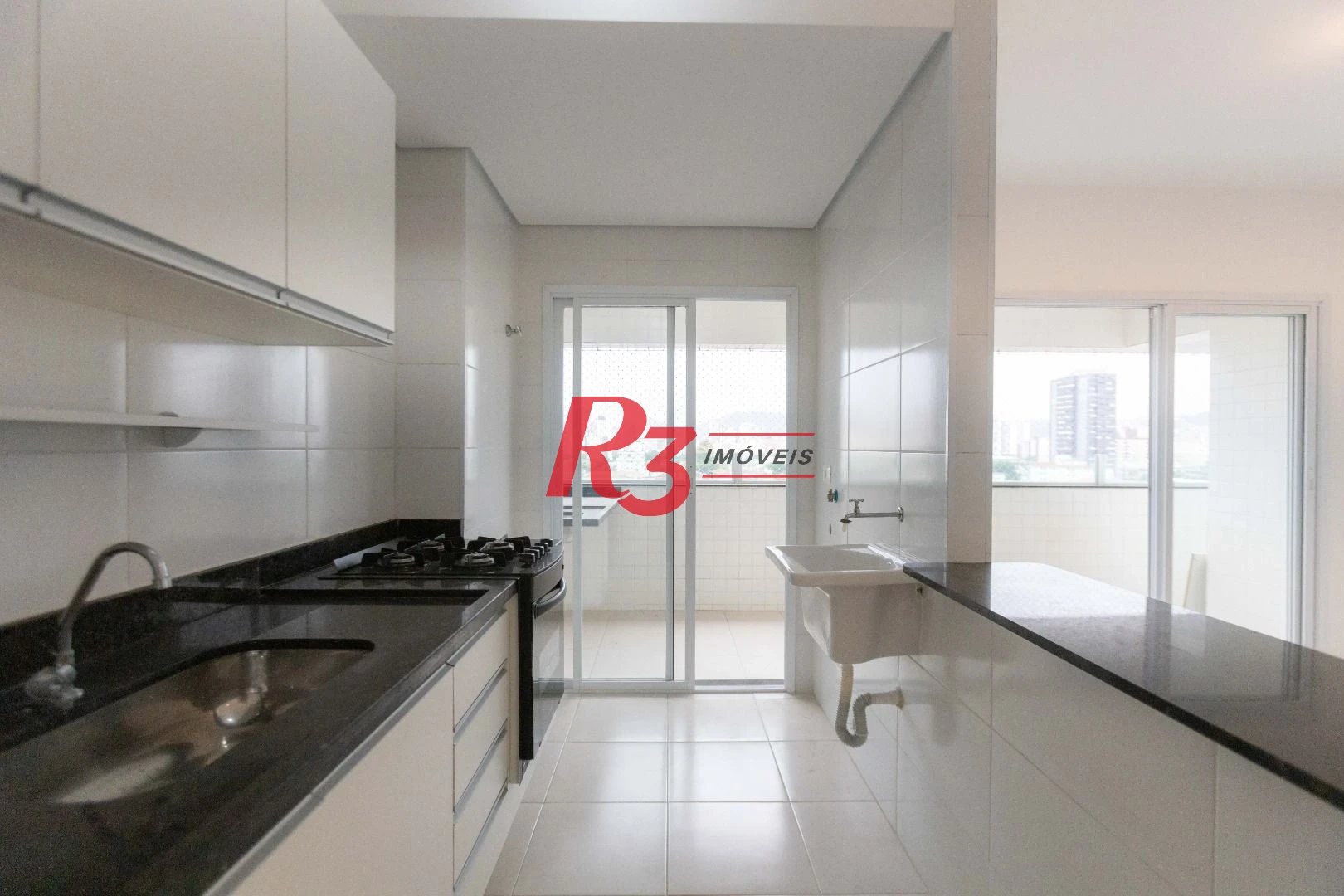 Apartamento com 2 dormitórios à venda, 61 m² por R$ 540.000,00 - Macuco - Santos/SP