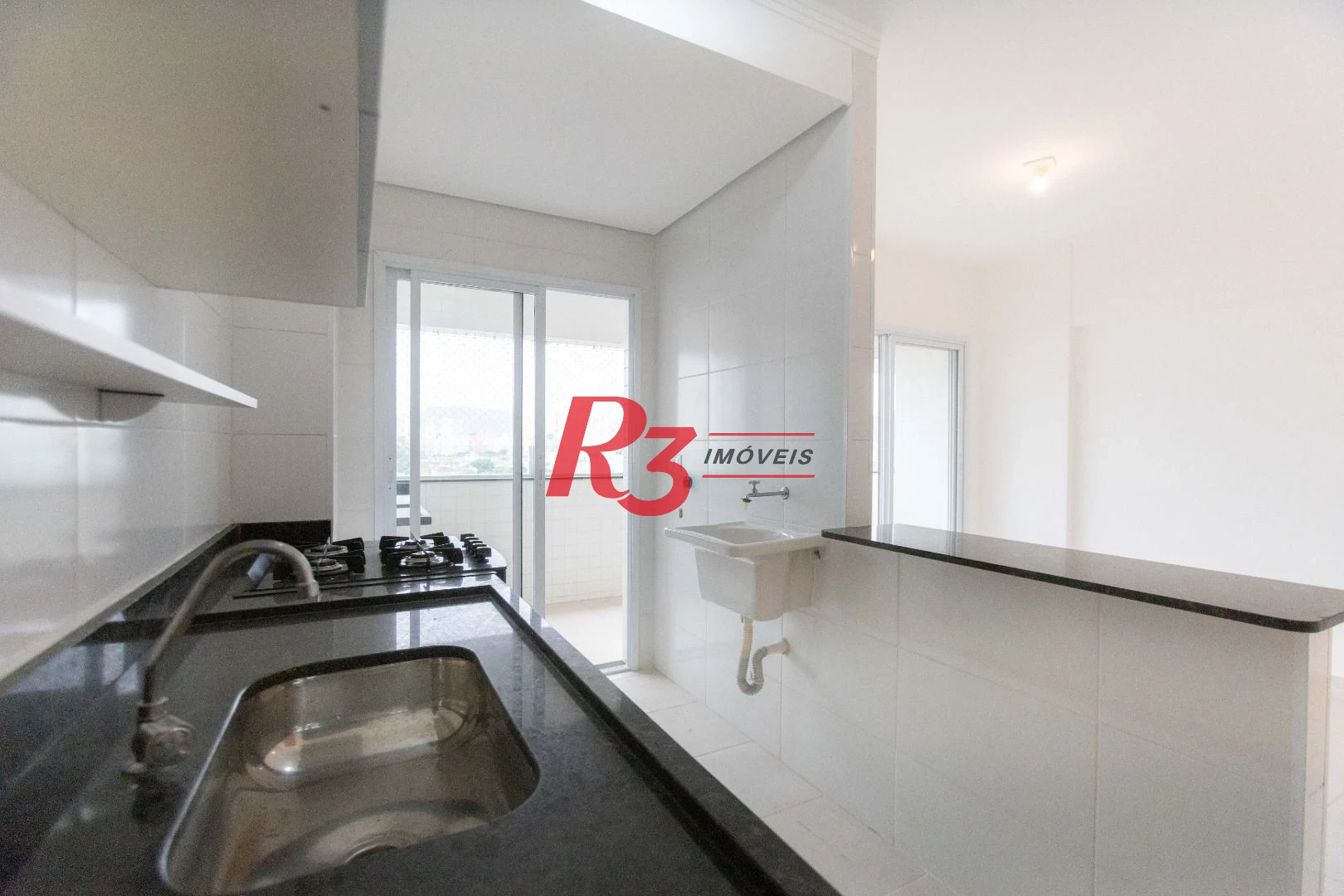 Apartamento com 2 dormitórios à venda, 61 m² por R$ 540.000,00 - Macuco - Santos/SP