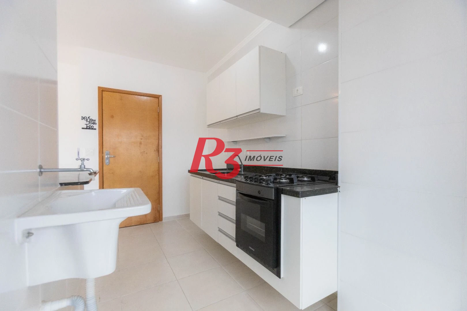 Apartamento com 2 dormitórios à venda, 61 m² por R$ 540.000,00 - Macuco - Santos/SP