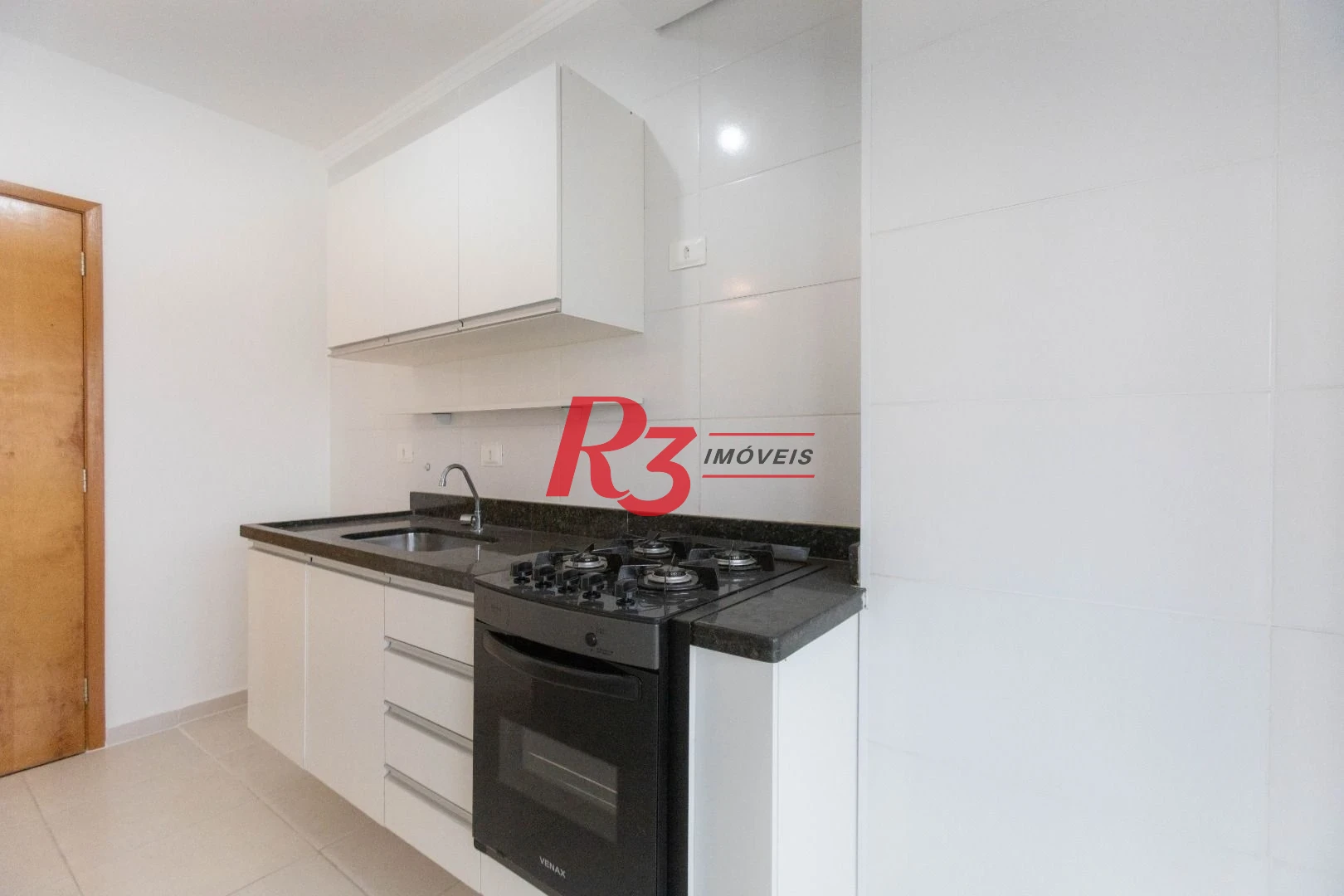 Apartamento com 2 dormitórios à venda, 61 m² por R$ 540.000,00 - Macuco - Santos/SP