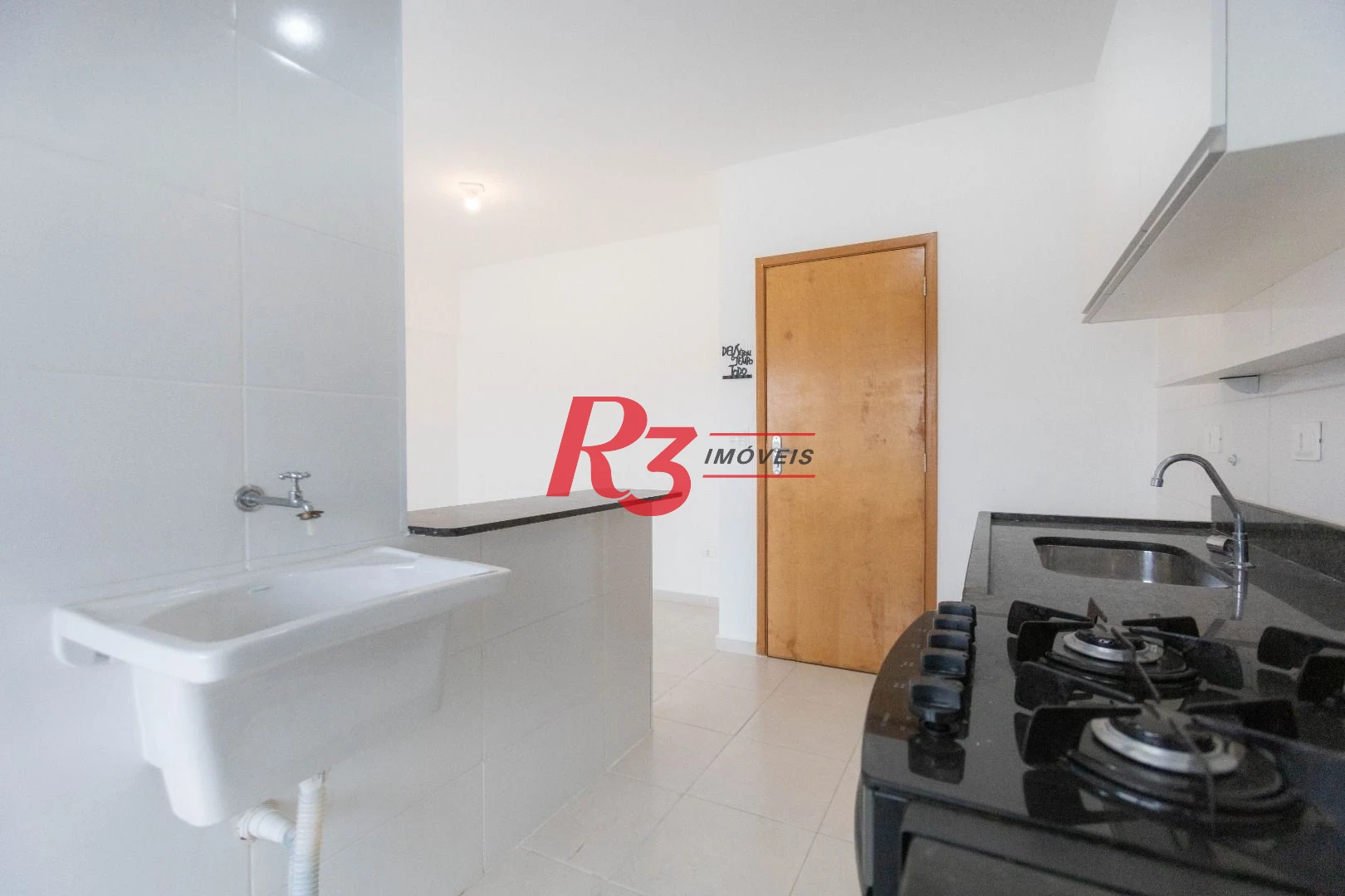 Apartamento com 2 dormitórios à venda, 61 m² por R$ 540.000,00 - Macuco - Santos/SP