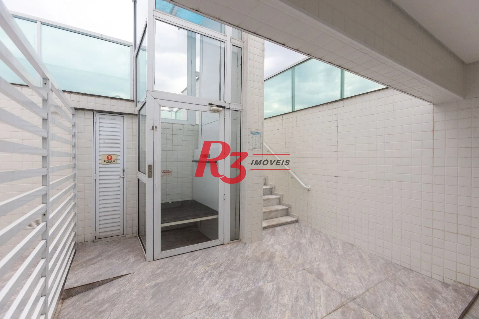 Apartamento com 2 dormitórios à venda, 61 m² por R$ 540.000,00 - Macuco - Santos/SP