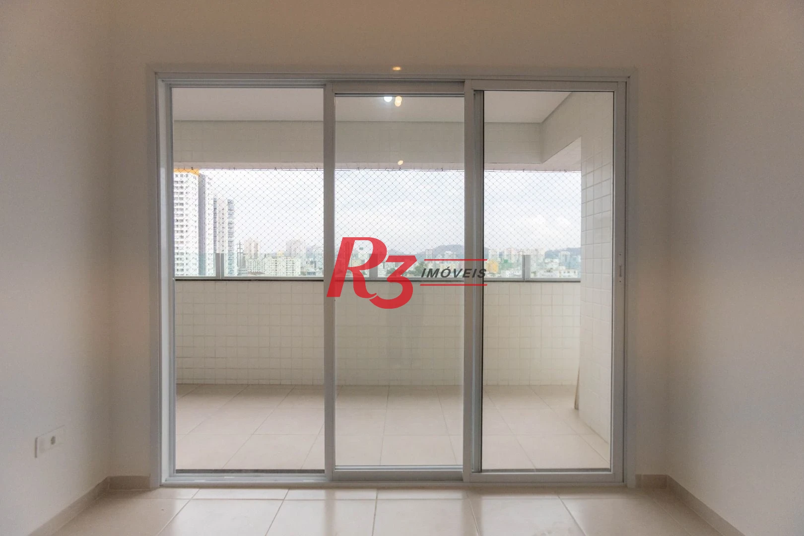 Apartamento com 2 dormitórios à venda, 61 m² por R$ 540.000,00 - Macuco - Santos/SP