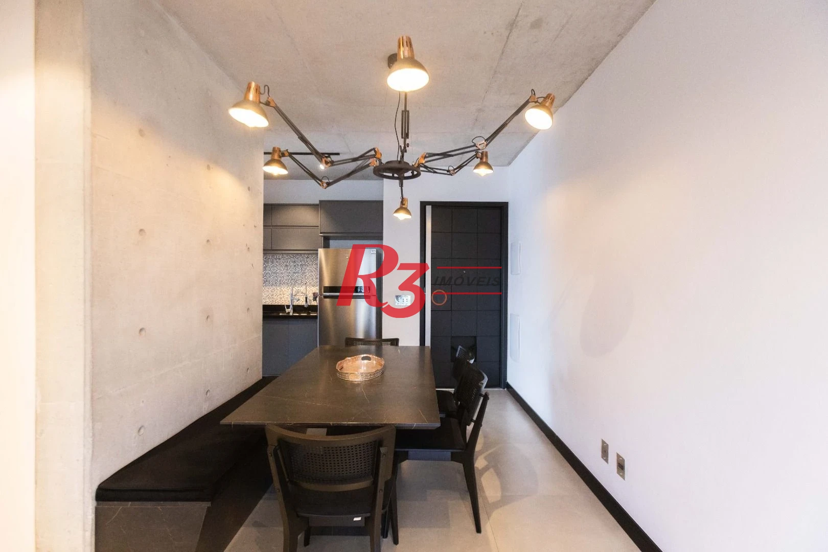 Apartamento com 2 dormitórios à venda, 72 m² por R$ 1.030.000,00 - Embaré - Santos/SP