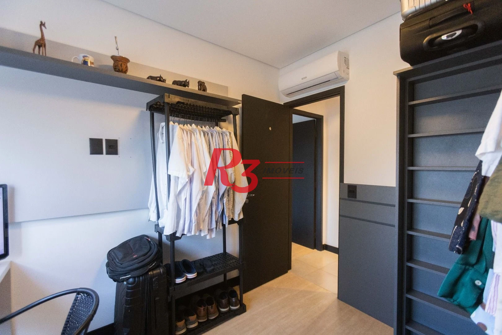 Apartamento com 2 dormitórios à venda, 72 m² por R$ 1.030.000,00 - Embaré - Santos/SP
