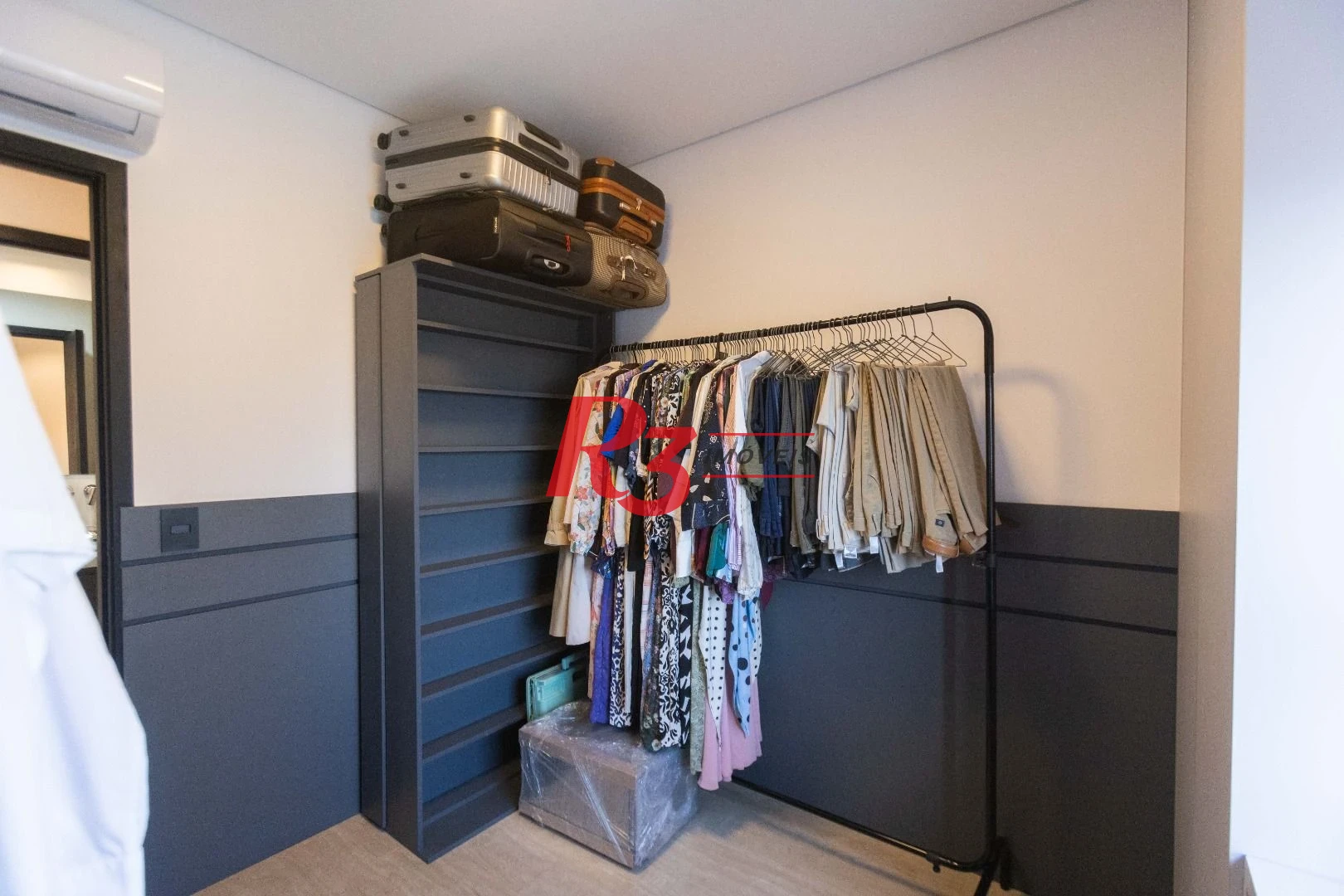 Apartamento com 2 dormitórios à venda, 72 m² por R$ 1.030.000,00 - Embaré - Santos/SP