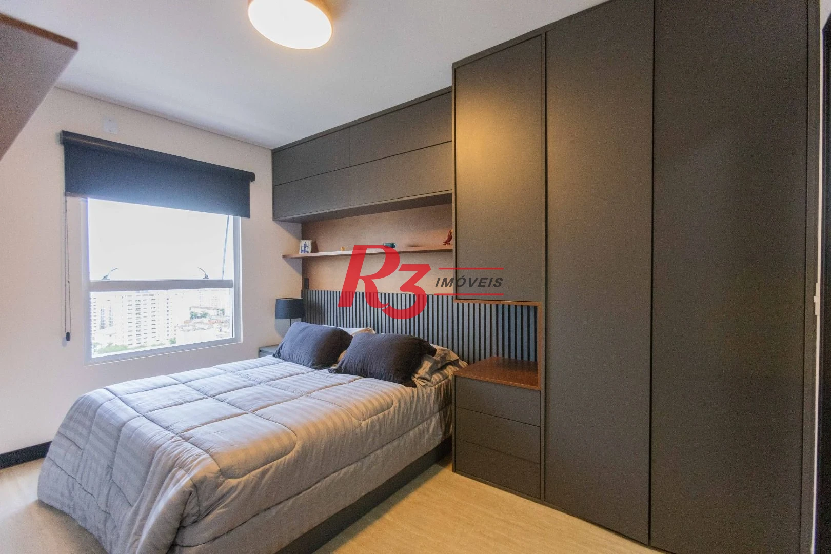 Apartamento com 2 dormitórios à venda, 72 m² por R$ 1.030.000,00 - Embaré - Santos/SP