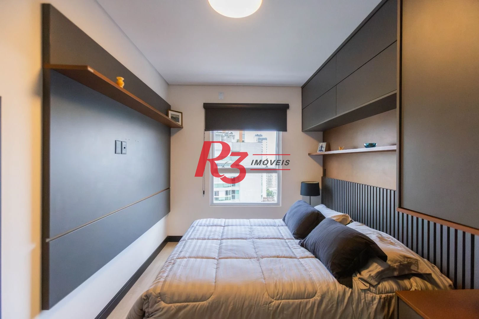 Apartamento com 2 dormitórios à venda, 72 m² por R$ 1.030.000,00 - Embaré - Santos/SP
