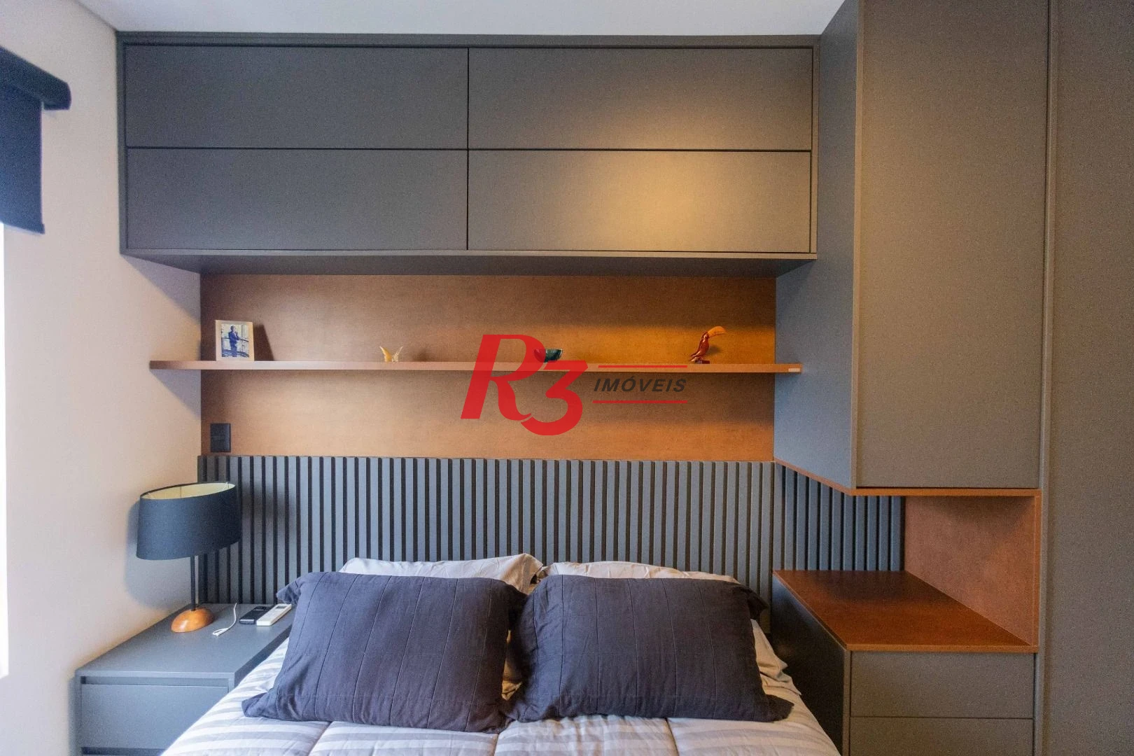 Apartamento com 2 dormitórios à venda, 72 m² por R$ 1.030.000,00 - Embaré - Santos/SP