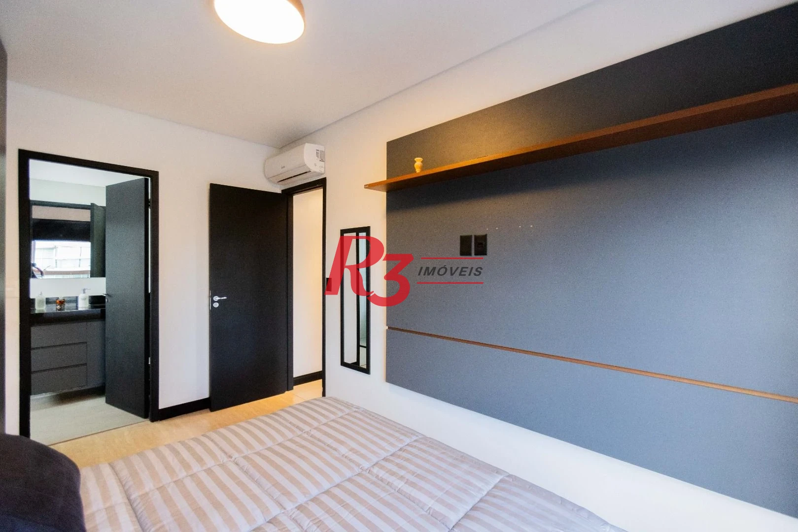 Apartamento com 2 dormitórios à venda, 72 m² por R$ 1.030.000,00 - Embaré - Santos/SP