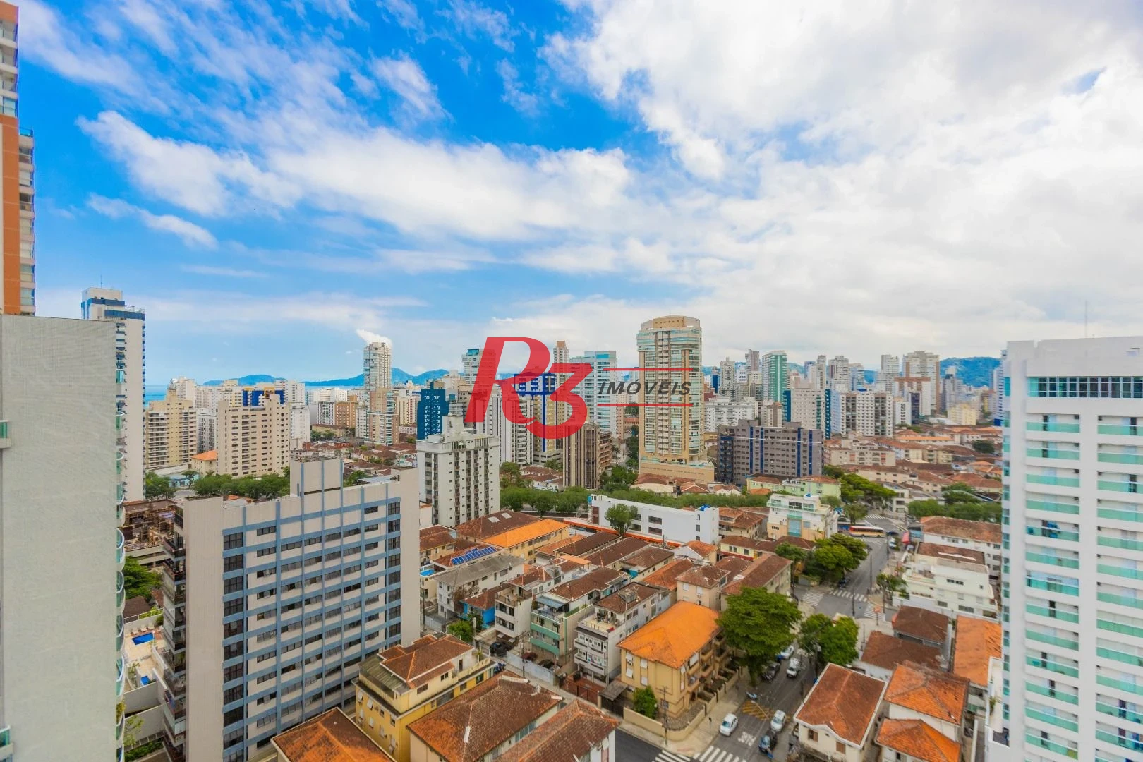 Apartamento com 2 dormitórios à venda, 72 m² por R$ 1.030.000,00 - Embaré - Santos/SP