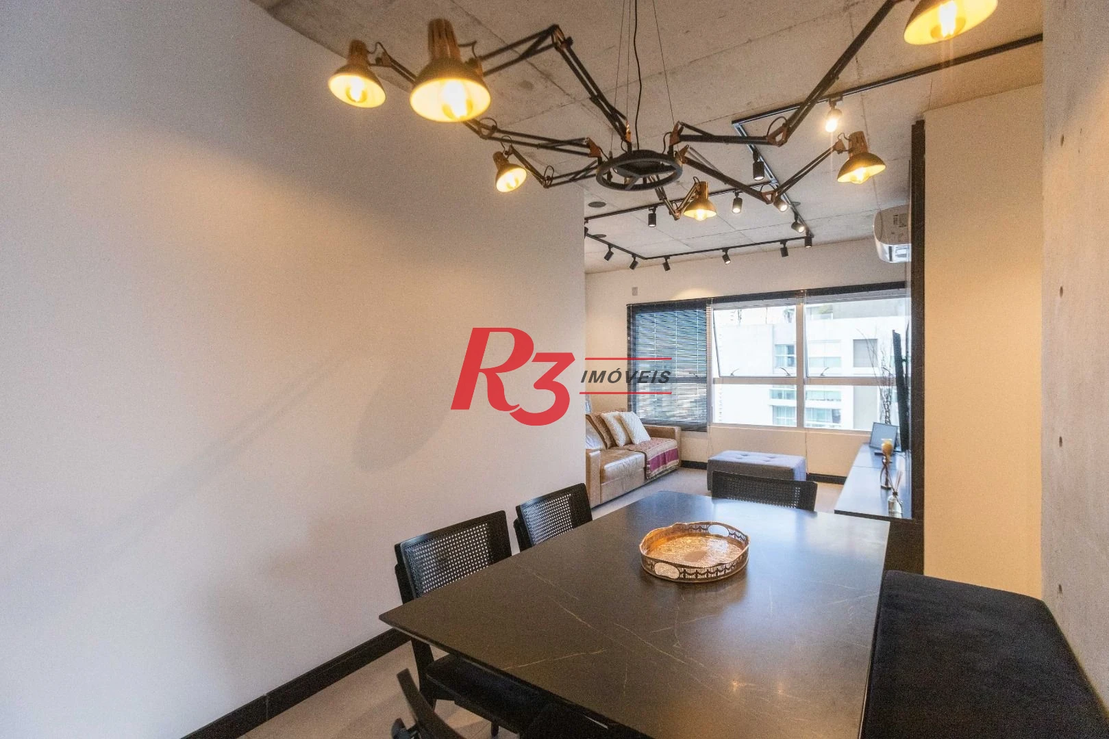 Apartamento com 2 dormitórios à venda, 72 m² por R$ 1.030.000,00 - Embaré - Santos/SP
