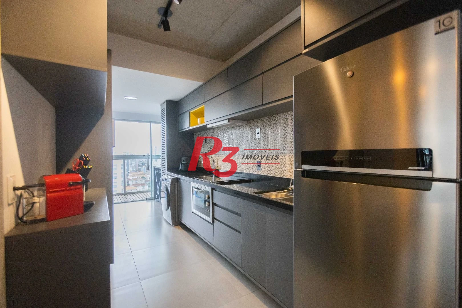 Apartamento com 2 dormitórios à venda, 72 m² por R$ 1.030.000,00 - Embaré - Santos/SP