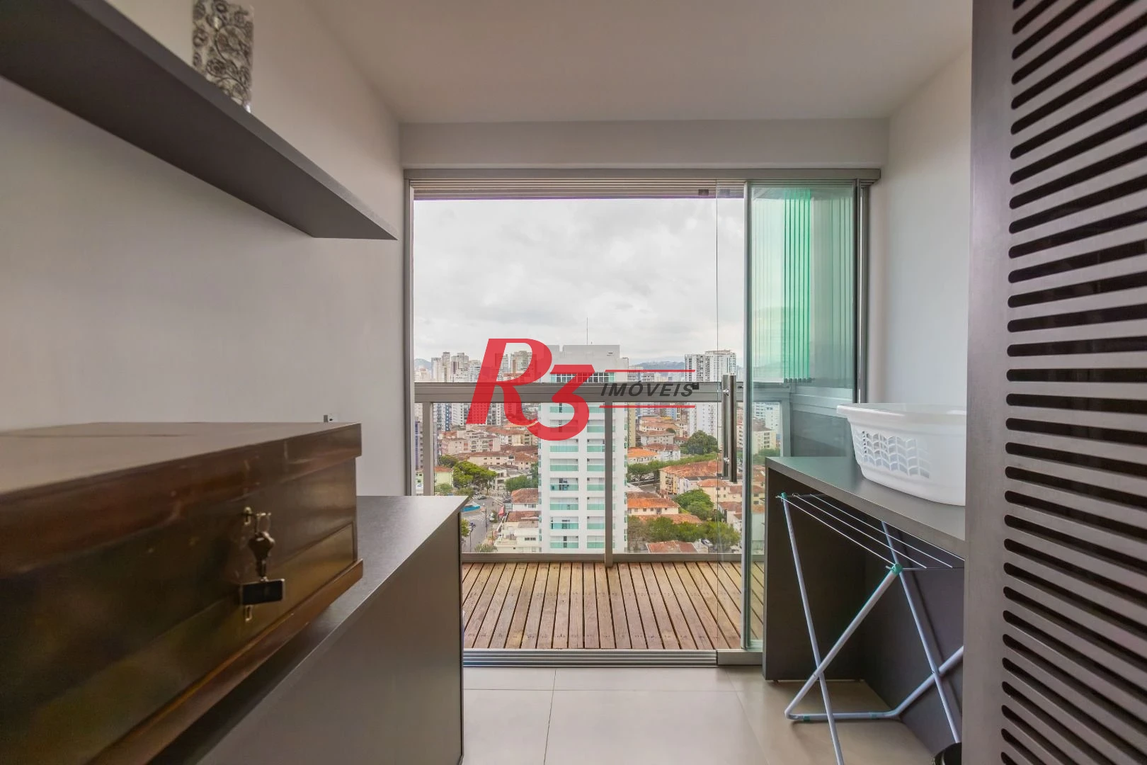 Apartamento com 2 dormitórios à venda, 72 m² por R$ 1.030.000,00 - Embaré - Santos/SP