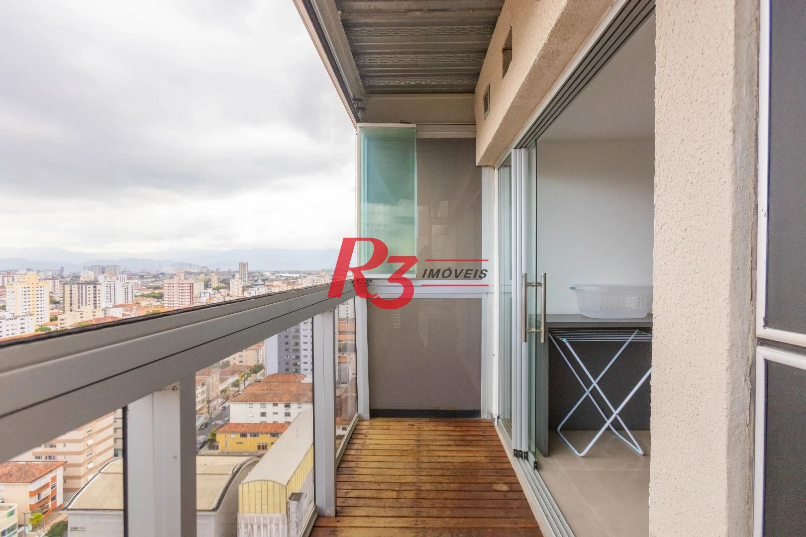 Apartamento com 2 dormitórios à venda, 72 m² por R$ 1.030.000,00 - Embaré - Santos/SP