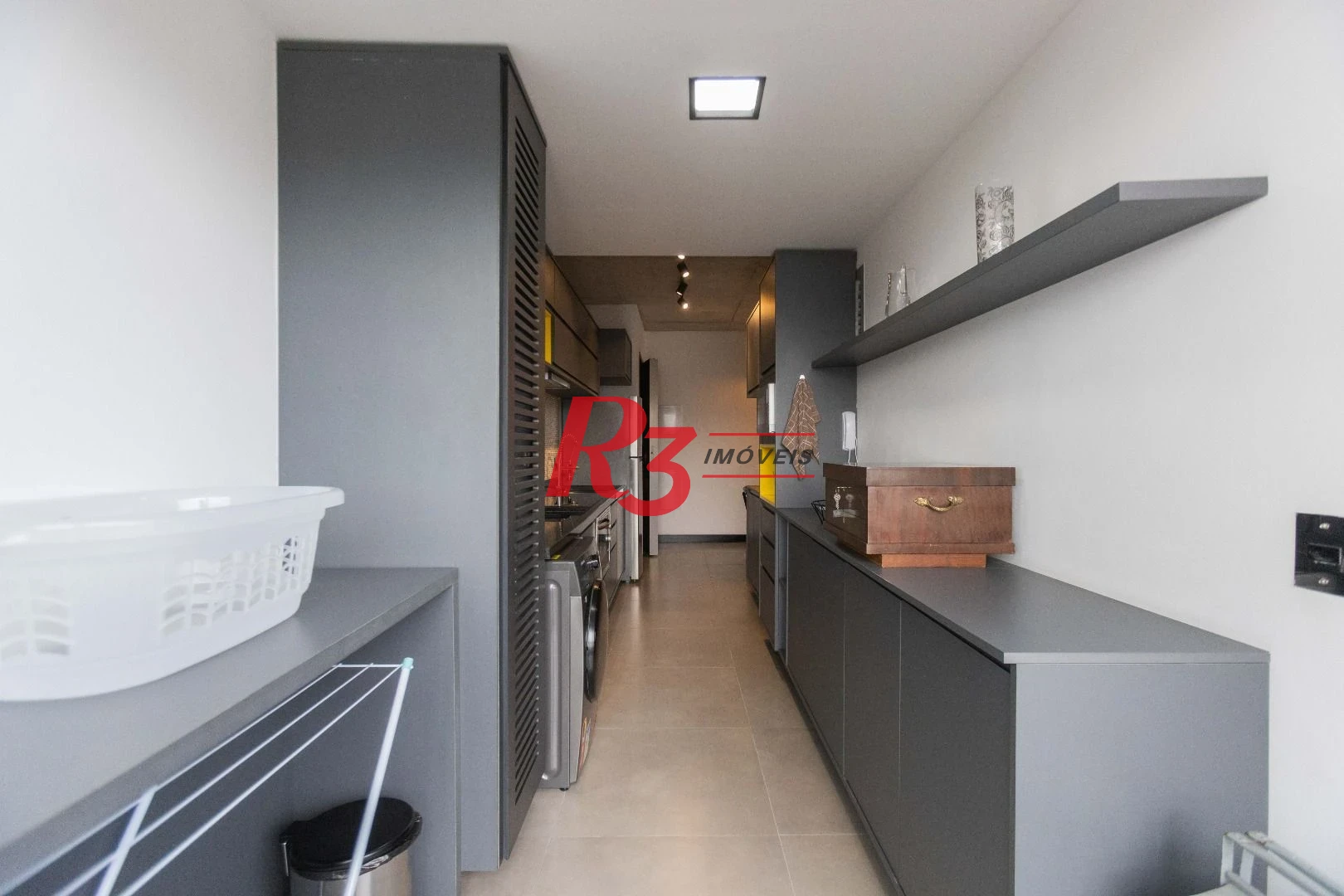 Apartamento com 2 dormitórios à venda, 72 m² por R$ 1.030.000,00 - Embaré - Santos/SP
