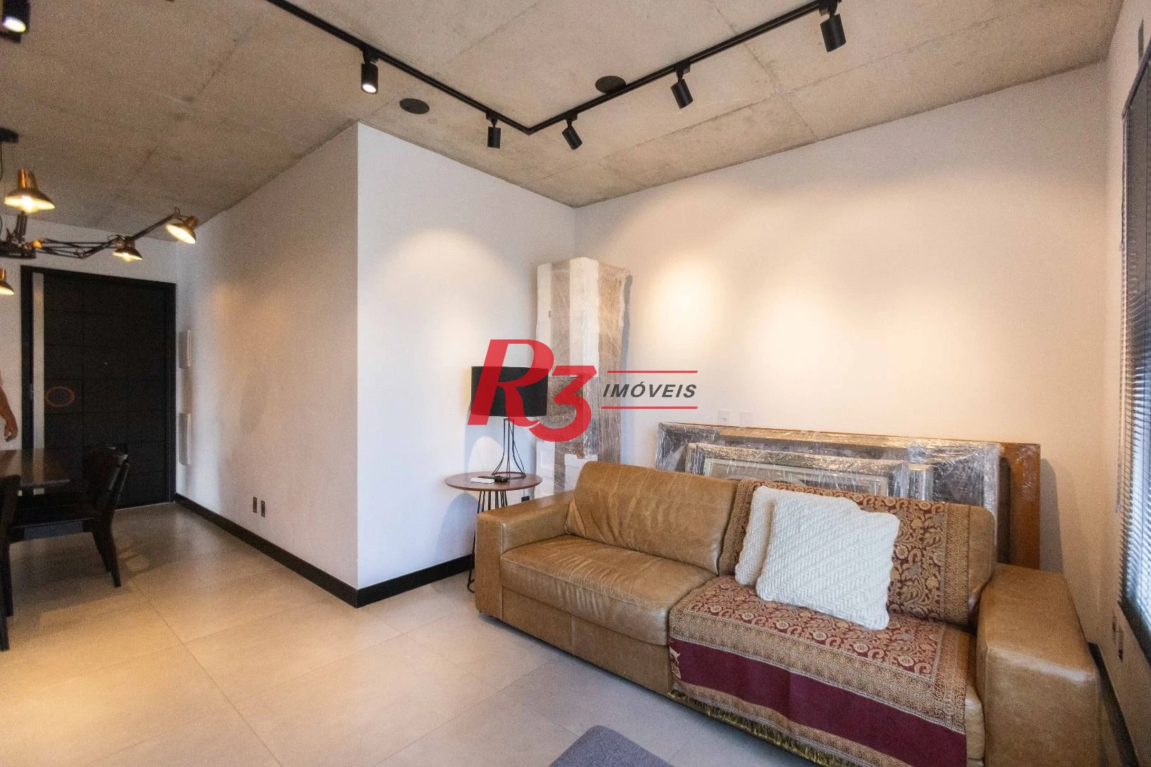Apartamento com 2 dormitórios à venda, 72 m² por R$ 1.030.000,00 - Embaré - Santos/SP