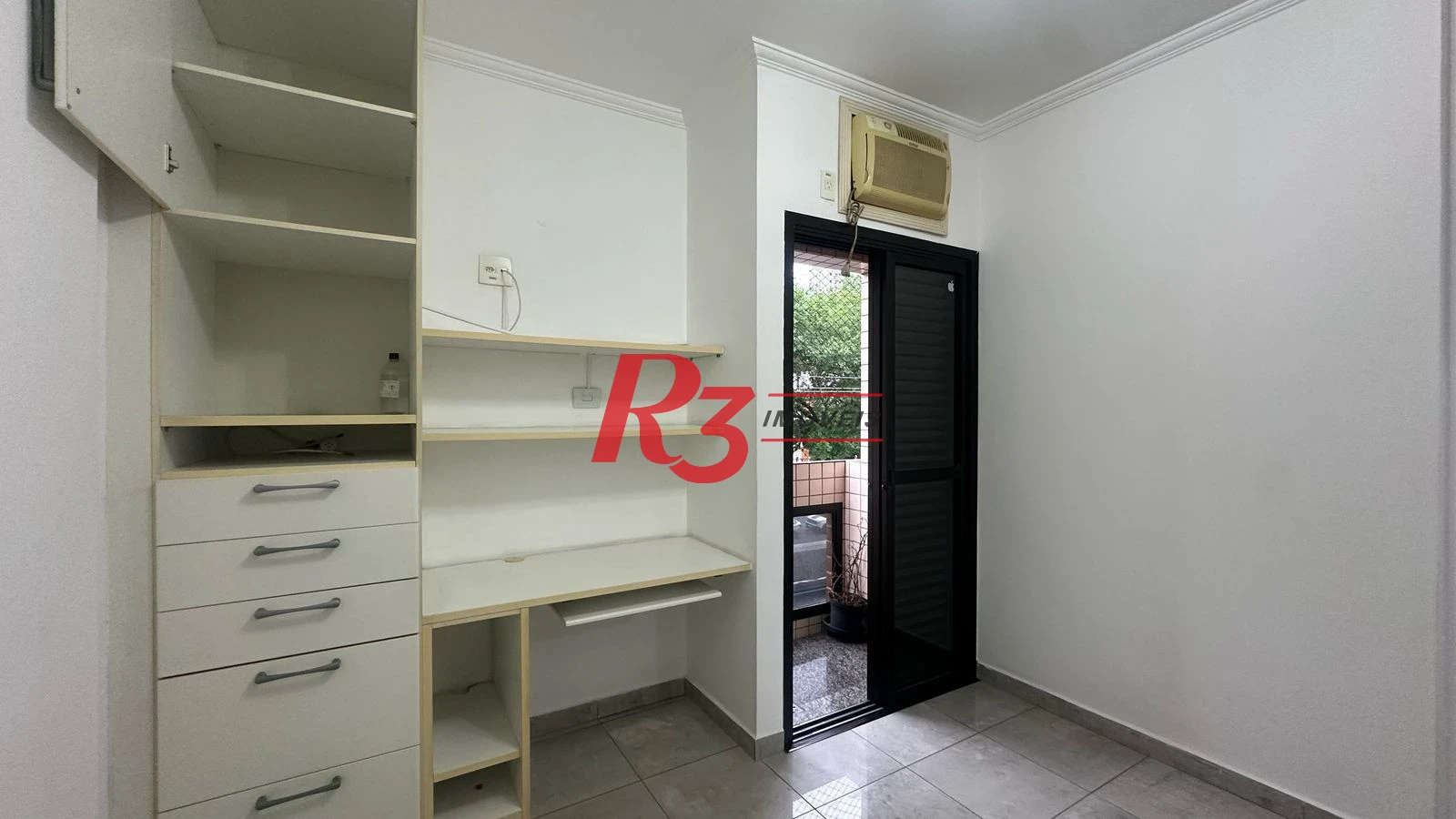 Apartamento com 3 dormitórios à venda, 141 m² por R$ 1.250.000,00 - Pompéia - Santos/SP