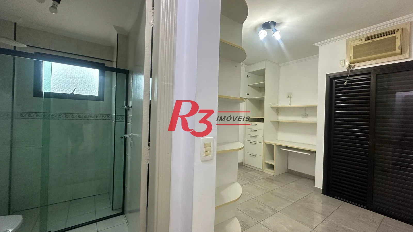 Apartamento com 3 dormitórios à venda, 141 m² por R$ 1.250.000,00 - Pompéia - Santos/SP