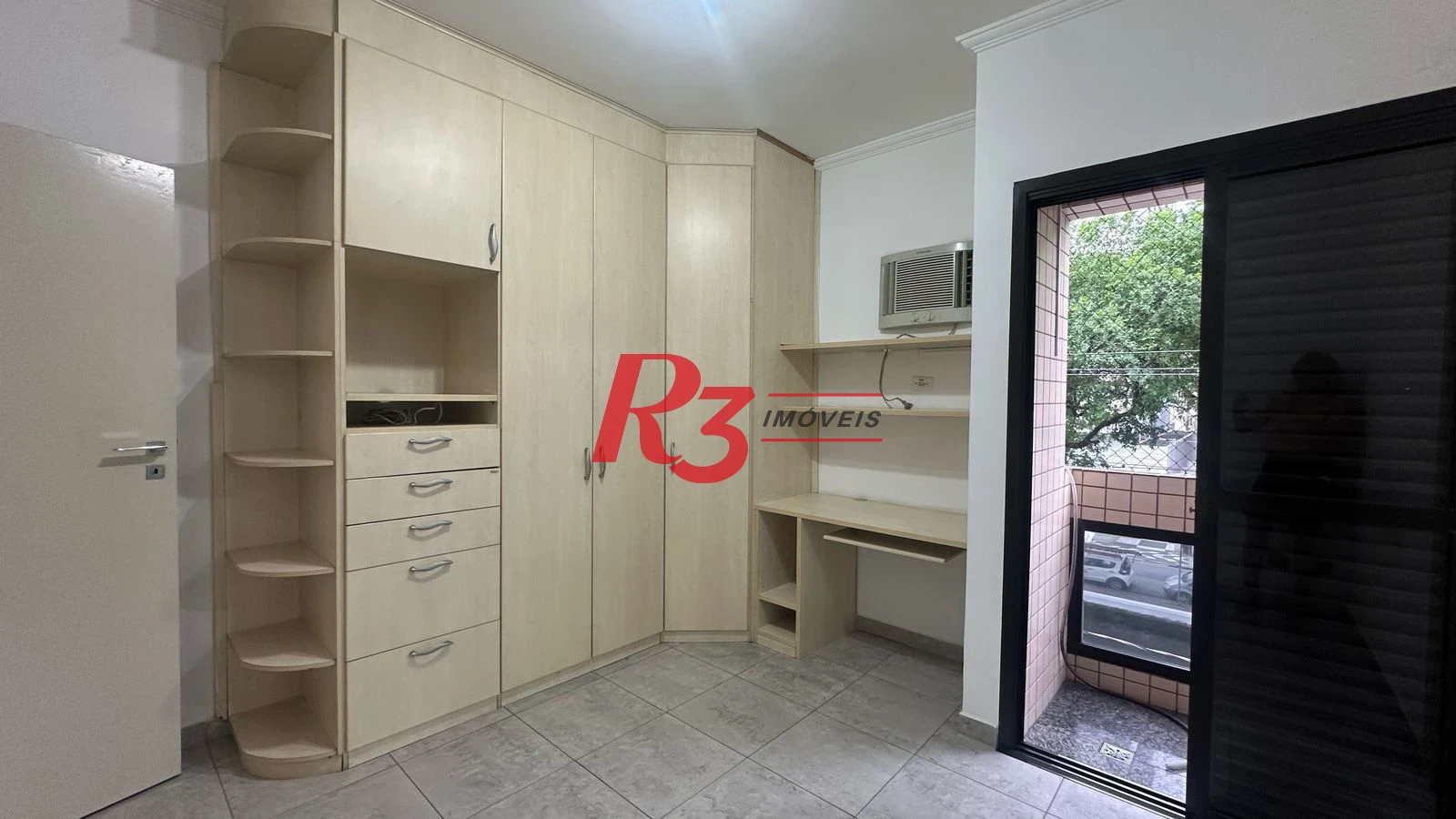 Apartamento com 3 dormitórios à venda, 141 m² por R$ 1.250.000,00 - Pompéia - Santos/SP