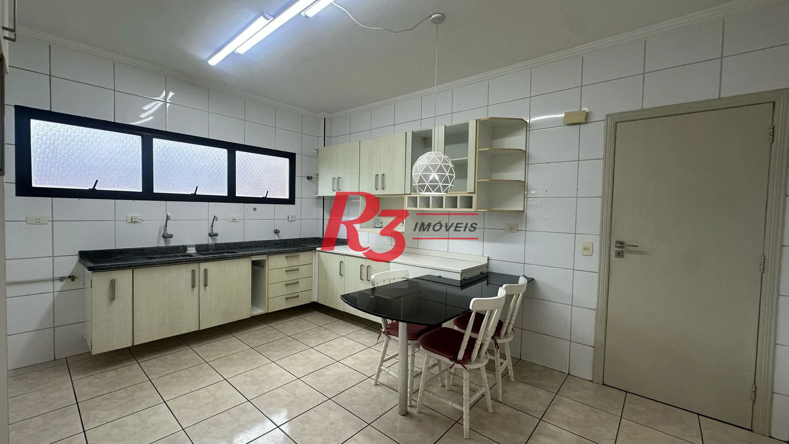 Apartamento com 3 dormitórios à venda, 141 m² por R$ 1.250.000,00 - Pompéia - Santos/SP