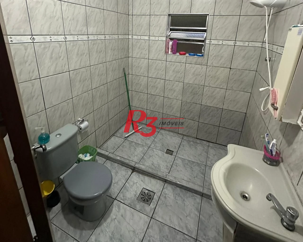 Sobrado com 2 dormitórios à venda, 300 m² por R$ 650.000,00 - Morro de Nova Cintra - Santos/SP