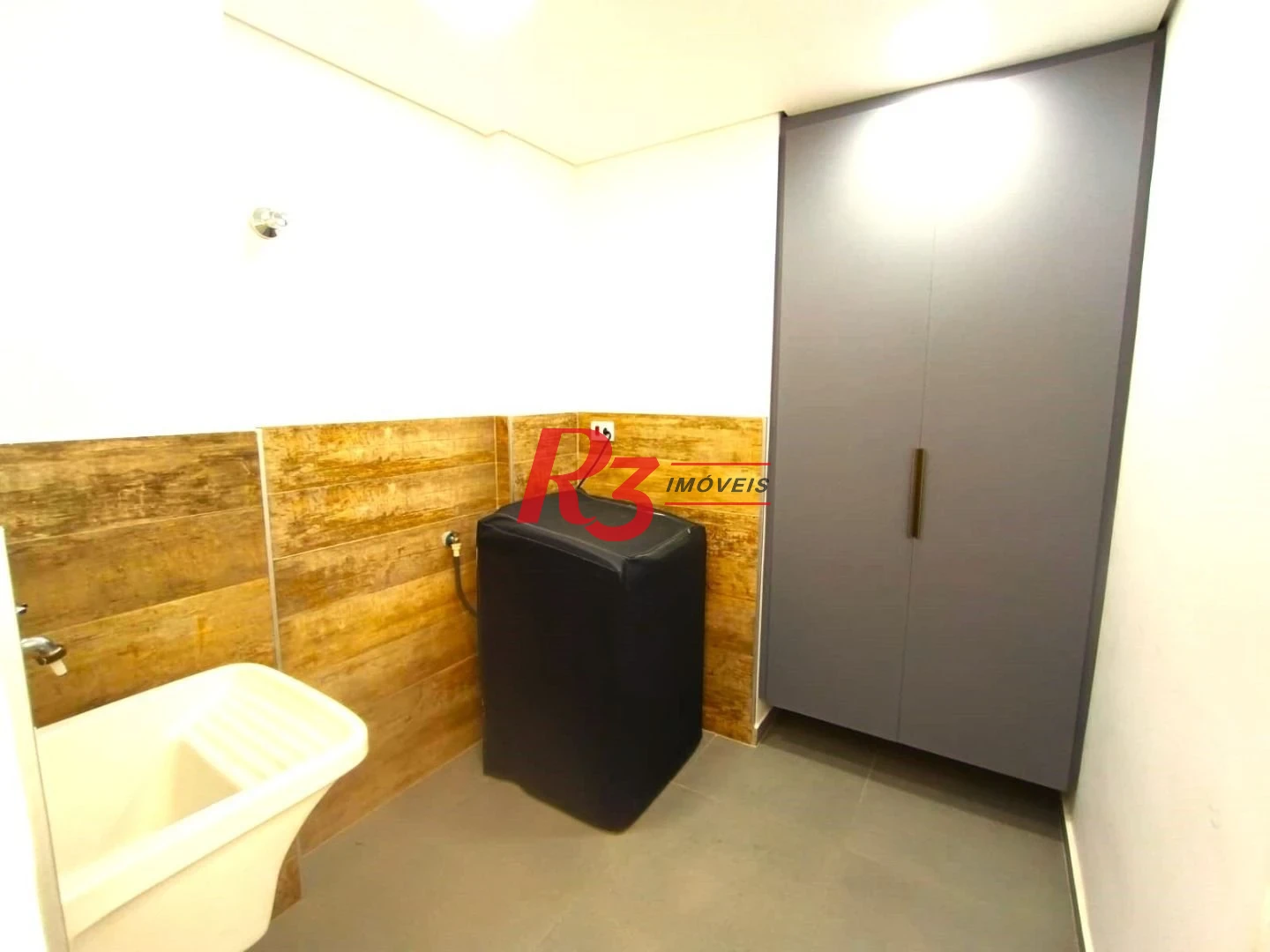 Apartamento com 2 dormitórios à venda, 133 m² por R$ 1.050.000,00 - Embaré - Santos/SP