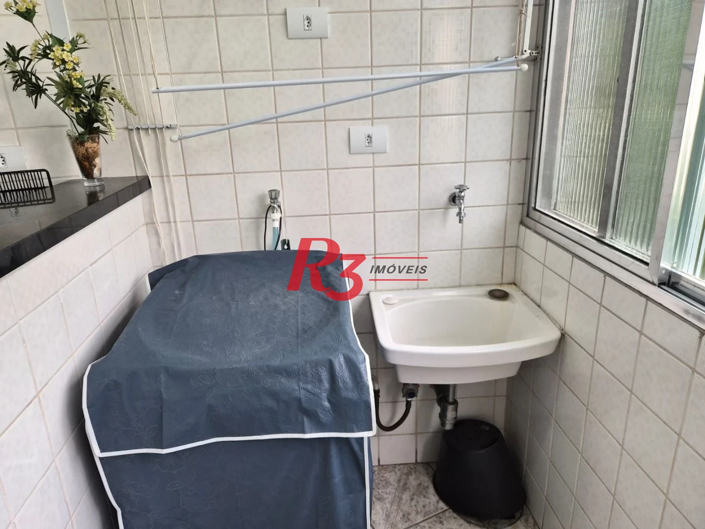 Apartamento com 2 dormitórios à venda, 70 m² por R$ 400.000,00 - Itararé - São Vicente/SP