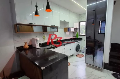 Village com 2 dormitórios para alugar, 80 m² por R$ 4.000,00/mês - Marapé - Santos/SP