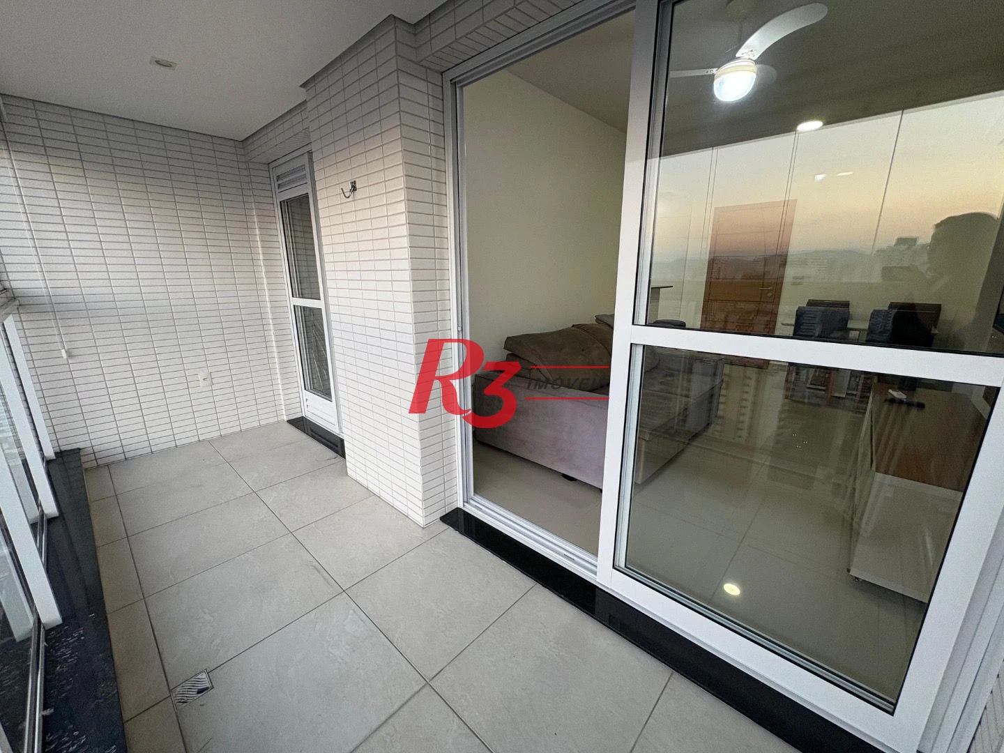 Apartamento com 1 dormitório para alugar, 54 m² por R$ 5.800,00/mês - Embaré - Santos/SP