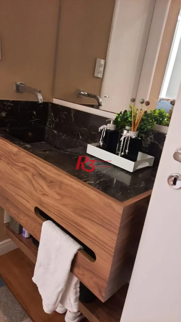 Apartamento com 2 dormitórios à venda, 77 m² por R$ 945.000,00 - Gonzaga - Santos/SP